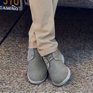 Johnnie-O Chill Chukka Boots Size 9.5M Suede Lace Up Gray Blue